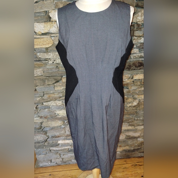 Calvin Klein NWT Elegant Gray and Black Sleeveless Dress, Flattering - Picture 6 of 11
